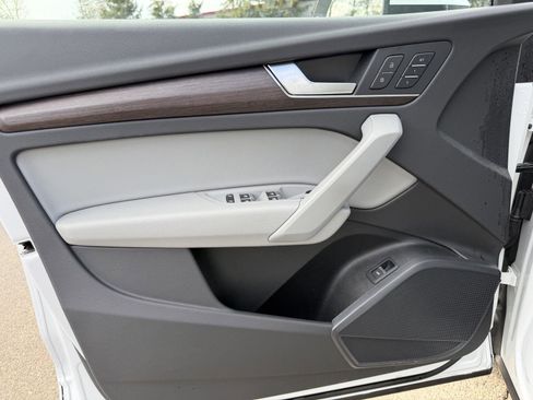 Used 2023 Audi Q5 2.0T Premium w/ Convenience Package image 12