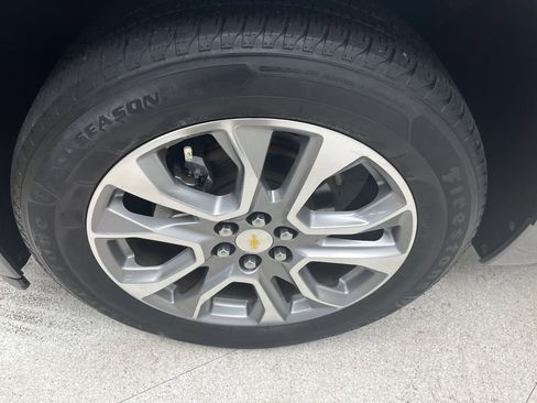 Used 2019 Chevrolet Traverse Premier FWD image 9