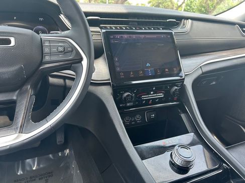 Used 2023 Jeep Grand Cherokee L Limited RWD image 19