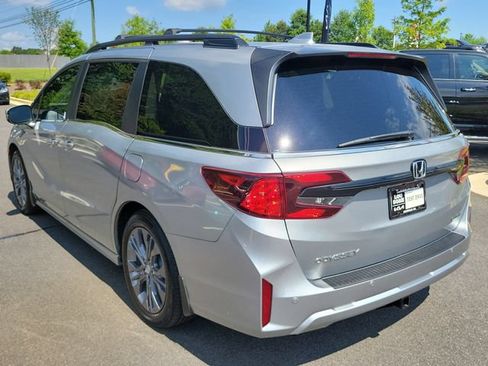 Certified 2025 Honda Odyssey Touring image 6