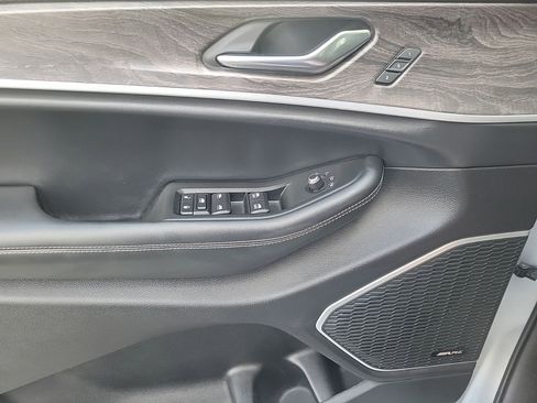 Used 2021 Jeep Grand Cherokee L Limited w/ Luxury Tech Group II AWD/4WD image 19