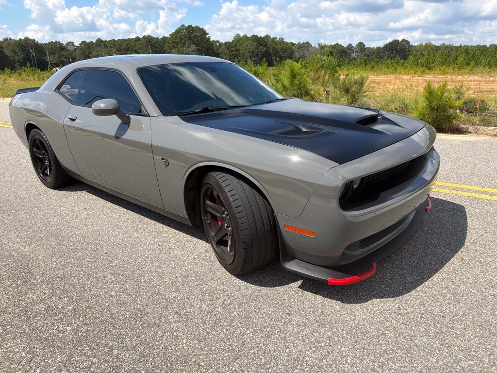 Used 2017 Dodge Challenger SRT Hellcat RWD image 5