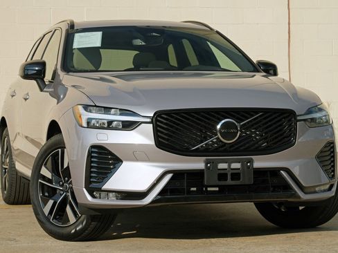 Used 2026 Volvo XC60 B5 Core w/ Climate Package AWD/4WD image 4