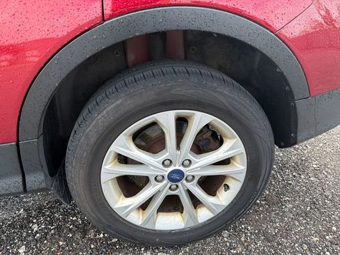 Used 2018 Ford Escape SEL w/ Ford Safe & Smart Package image 12