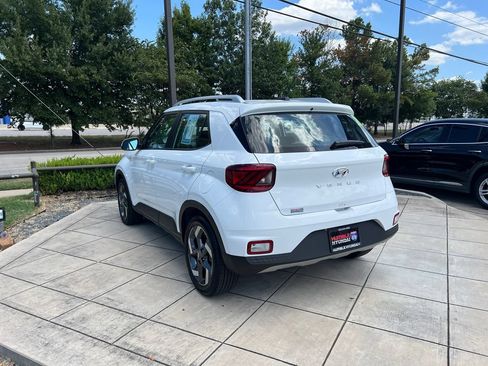 Certified 2026 Hyundai Venue SEL FWD image 13