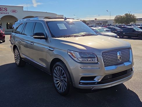 Used 2019 Lincoln Navigator L Reserve image 5