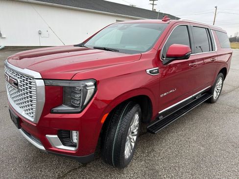 Used 2023 GMC Yukon XL Denali w/ Denali Reserve Package image 20