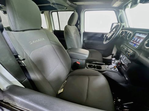 Used 2023 Jeep Wrangler Sahara w/ Safety Group image 27