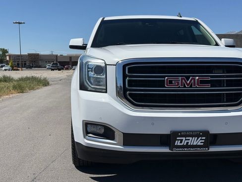 Used 2015 GMC Yukon XL SLT w/ Open Road Package AWD/4WD image 4