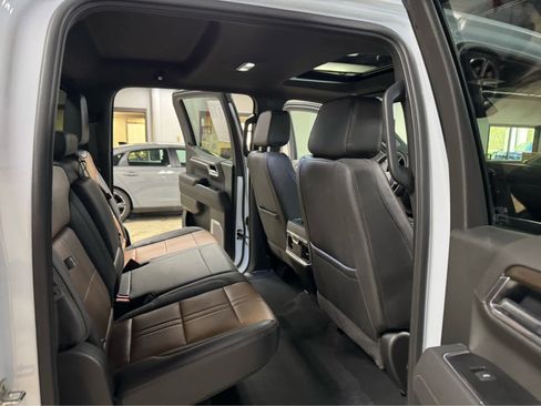 Certified 2026 Chevrolet Silverado 1500 High Country w/ Technology Package AWD/4WD image 12