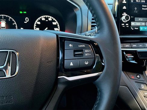 Used 2025 Honda Odyssey EX-L image 19