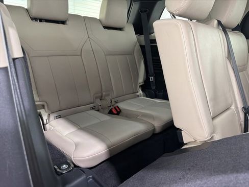 Used 2019 Land Rover Discovery HSE AWD/4WD image 27