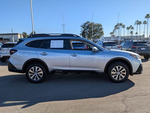 Certified 2022 Subaru Outback Premium image 5