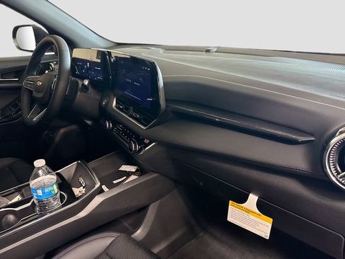New 2026 Chevrolet Equinox LT w/ Convenience Package II FWD image 29
