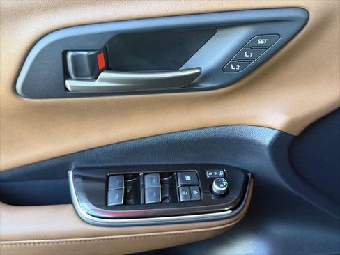 Certified 2025 Toyota Crown Signia AWD/4WD image 25