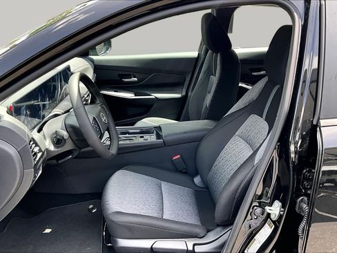 New 2026 Nissan Sentra SV w/ SV Convenience Package FWD image 9