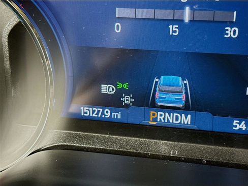 Used 2023 Ford Expedition XLT image 2