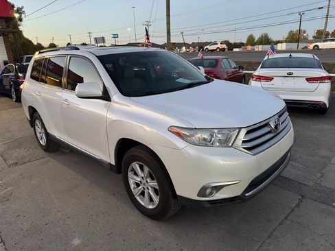 Used 2012 Toyota Highlander SE image 3