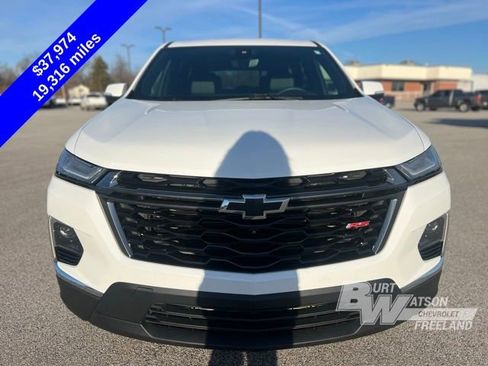 Used 2023 Chevrolet Traverse RS w/ LPO, Floor Liner Package image 9