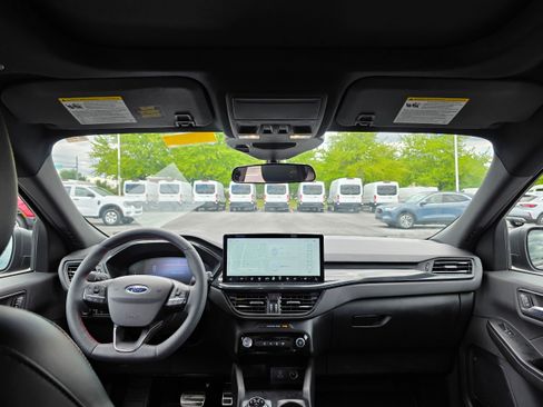 Certified 2023 Ford Escape ST-Line w/ Tech Pack #1 AWD/4WD image 9