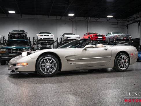 Used 1999 Chevrolet Corvette Convertible w/ Memory Pkg RWD image 1