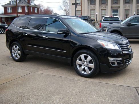 Used 2017 Chevrolet Traverse Premier AWD/4WD image 3