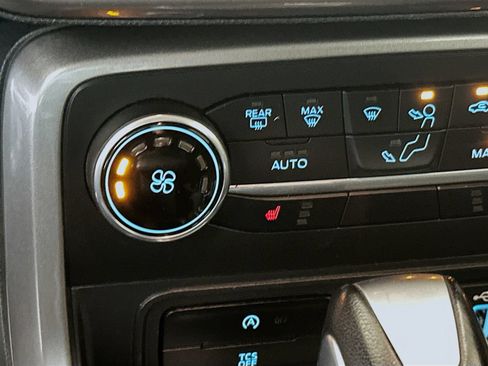 Used 2021 Ford EcoSport SE FWD image 19