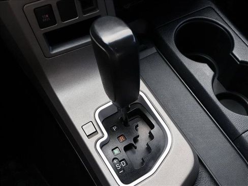 Used 2012 Toyota Tundra 4x4 CrewMax image 16