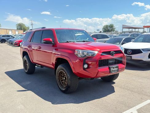 Used 2020 Toyota 4Runner SR5 Premium AWD/4WD image 2