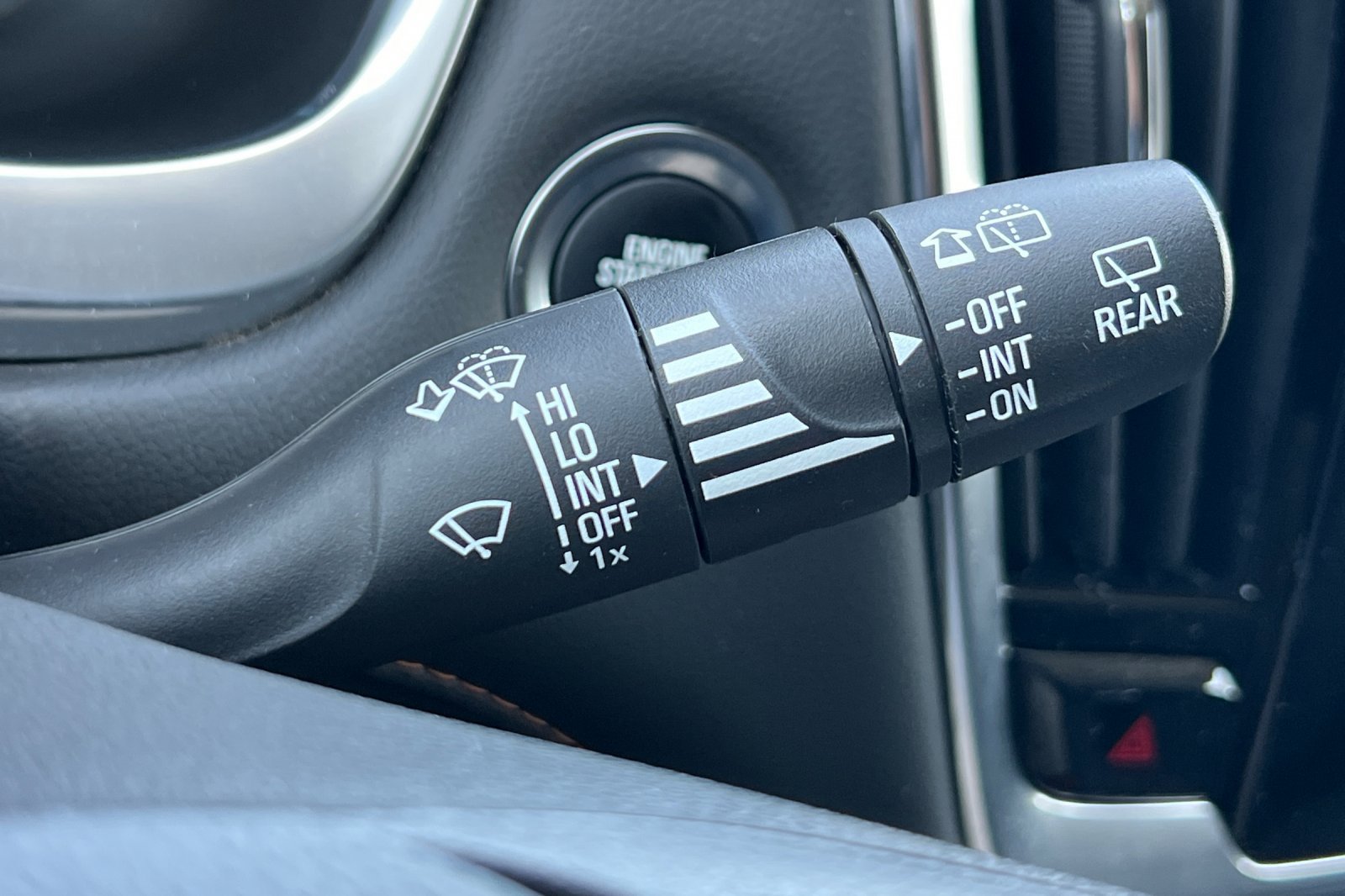 Used 2021 Chevrolet Traverse LS AWD/4WD image 35