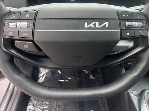Used 2025 Kia K4 FWD image 28
