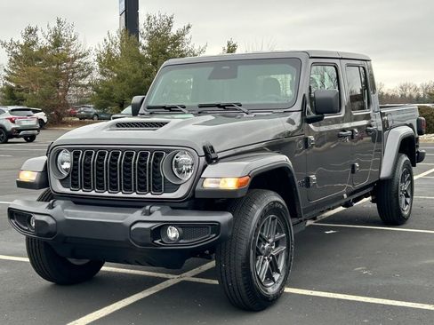 New 2026 Jeep Gladiator Sport image 3