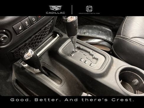 Used 2018 Jeep Wrangler Sahara w/ Connectivity Group AWD/4WD image 17