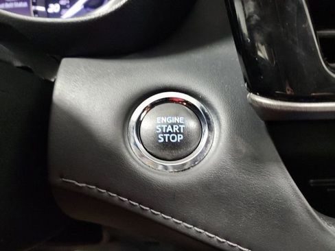 Used 2022 Toyota Highlander XLE image 37