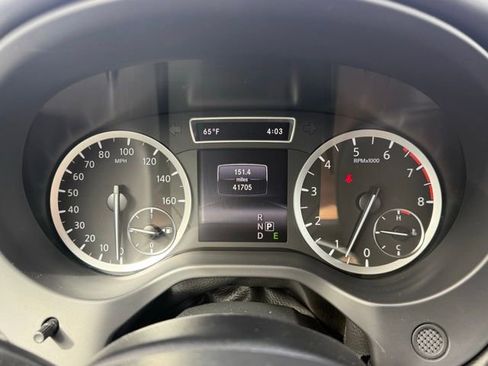 Used 2017 INFINITI QX30 Premium w/ Technology Package image 3