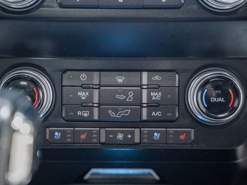 Used 2019 Ford F150 Lariat w/ Equipment Group 502A Luxury image 33