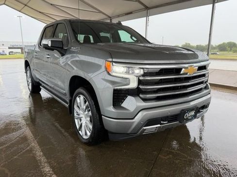 Used 2025 Chevrolet Silverado 1500 High Country AWD/4WD image 1