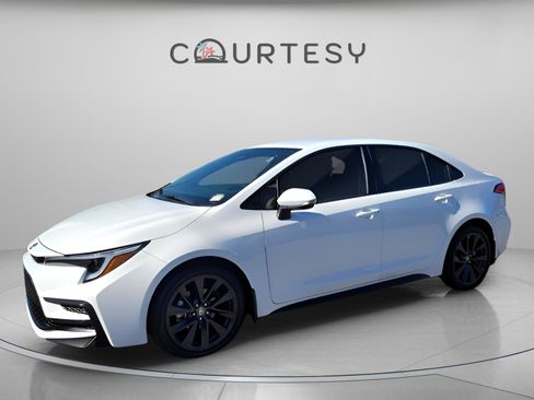 Certified 2026 Toyota Corolla SE image 1