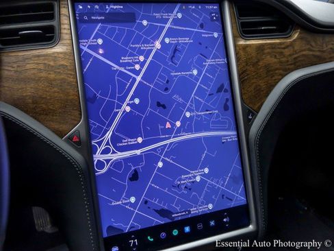 Used 2020 Tesla Model S Long Range Plus image 18