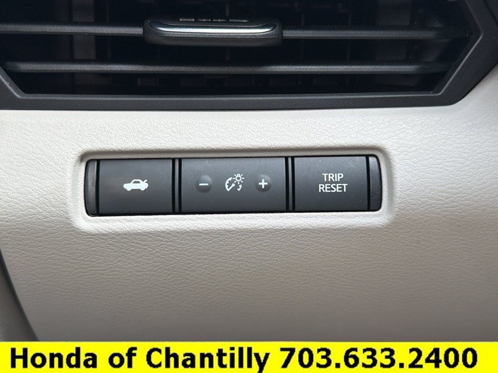 Used 2021 Nissan Altima 2.5 SV AWD/4WD image 14