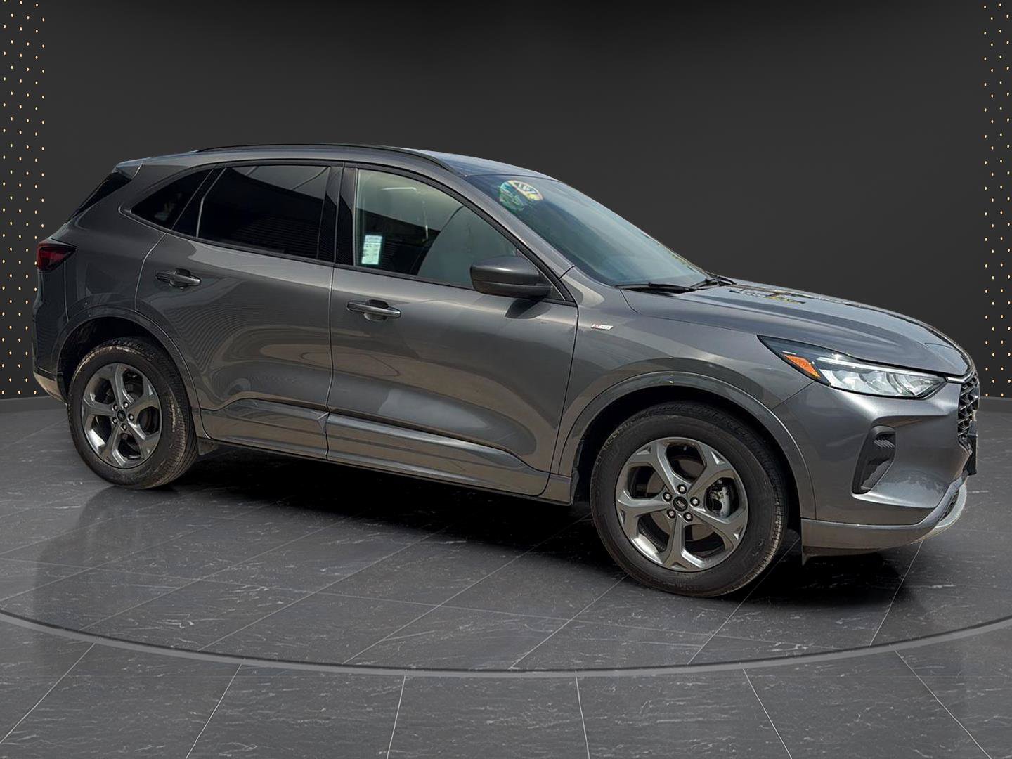Used 2024 Ford Escape ST-Line w/ Tech Pack #1 AWD/4WD image 5