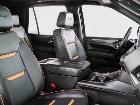 Used 2023 GMC Yukon AT4 w/ AT4 Premium Package AWD/4WD image 31