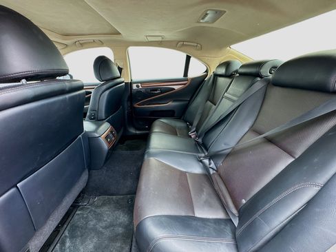 Used 2014 Lexus LS 460 image 16