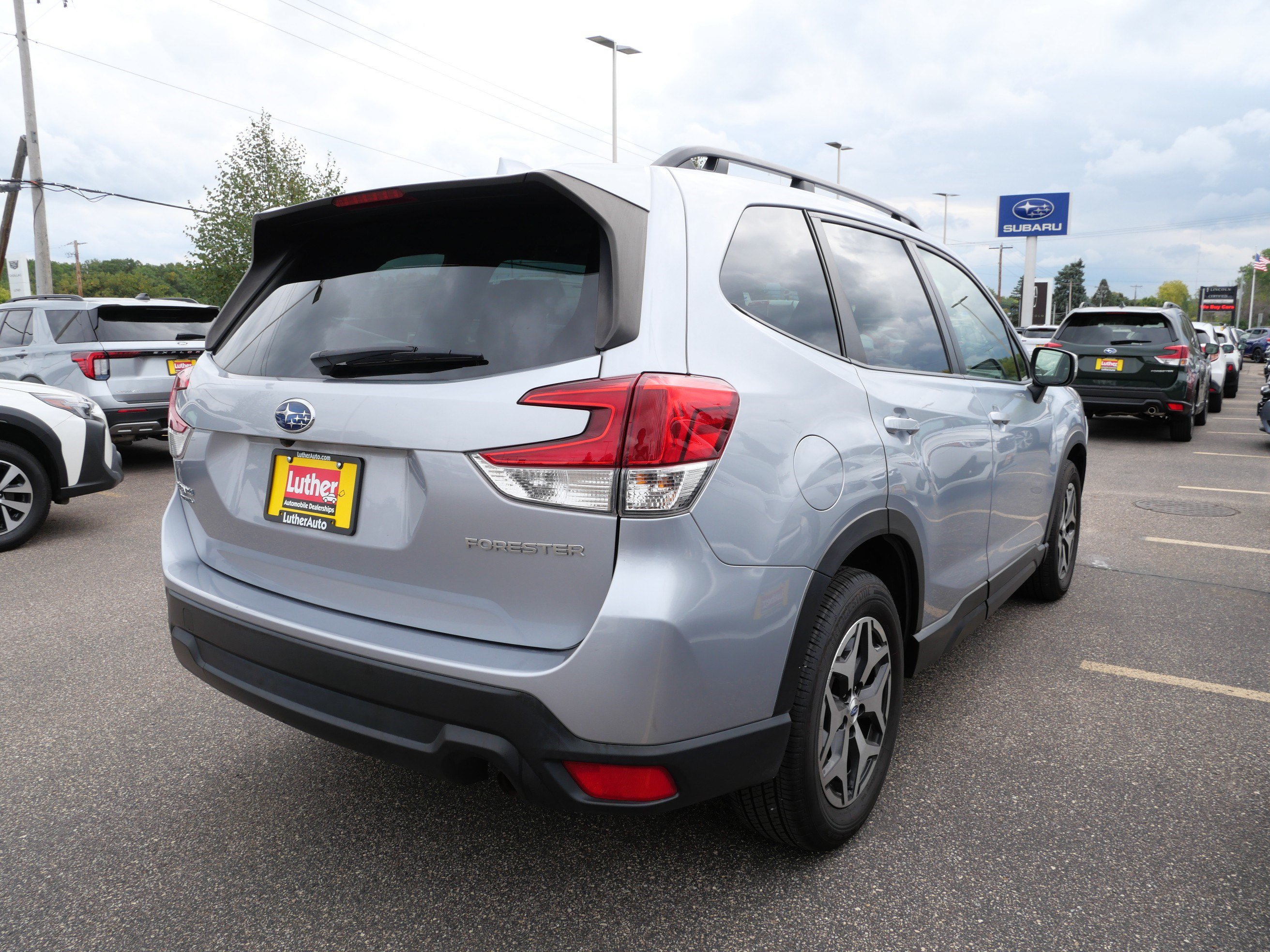 Used 2023 Subaru Forester Premium AWD/4WD image 8