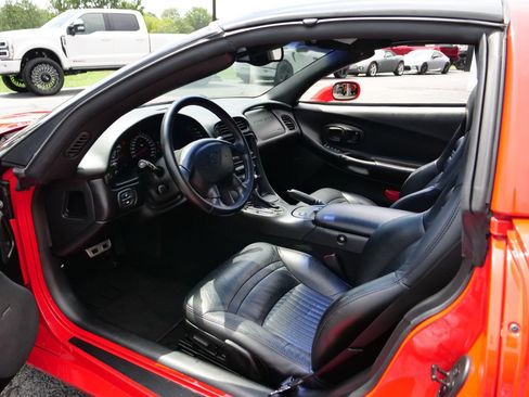 Used 2002 Chevrolet Corvette Coupe w/ Preferred Equipment Group2 RWD image 23