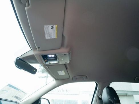 New 2026 Volkswagen Atlas SE image 17