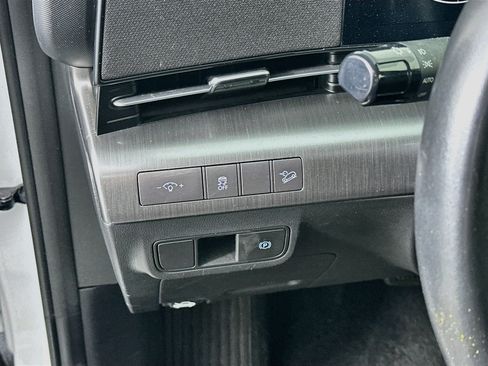 Used 2024 Hyundai Kona SEL FWD image 17