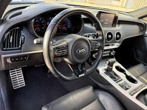 Used 2018 Kia Stinger GT image 11