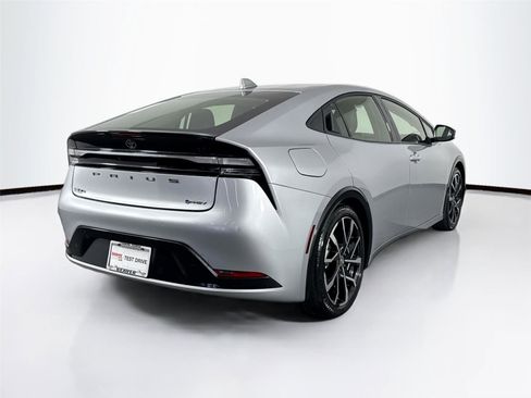 Certified 2025 Toyota Prius Plug-In Hybrid image 12