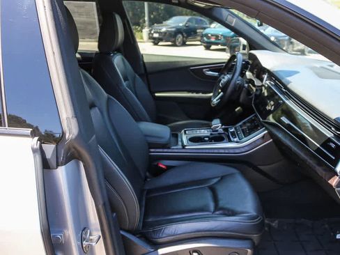 Used 2021 Audi Q8 Premium Plus w/ Premium Plus Package AWD/4WD image 17